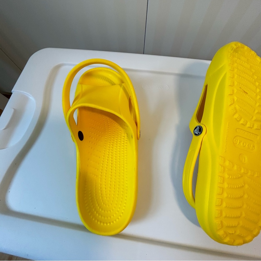 NWOT Crocs yellow slip ons with back strap Size 11 - Picture 4 of 7